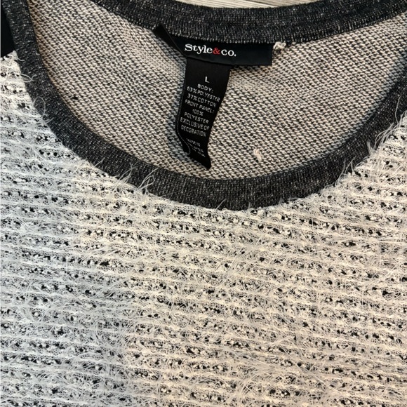 Style & Co Size large, long sleeved, soft sweatshirt material - Picture 3 of 4